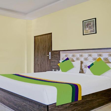 Treebo Trend Gupta Inn Varanasi Bagian luar foto