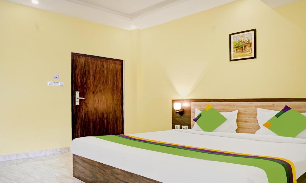 Treebo Trend Gupta Inn Varanasi Bagian luar foto
