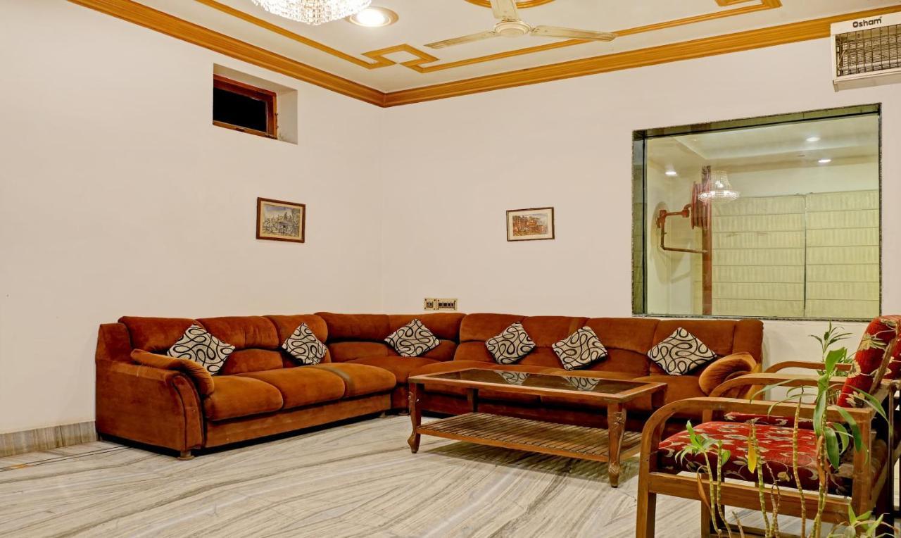 Treebo Trend Gupta Inn Varanasi Bagian luar foto