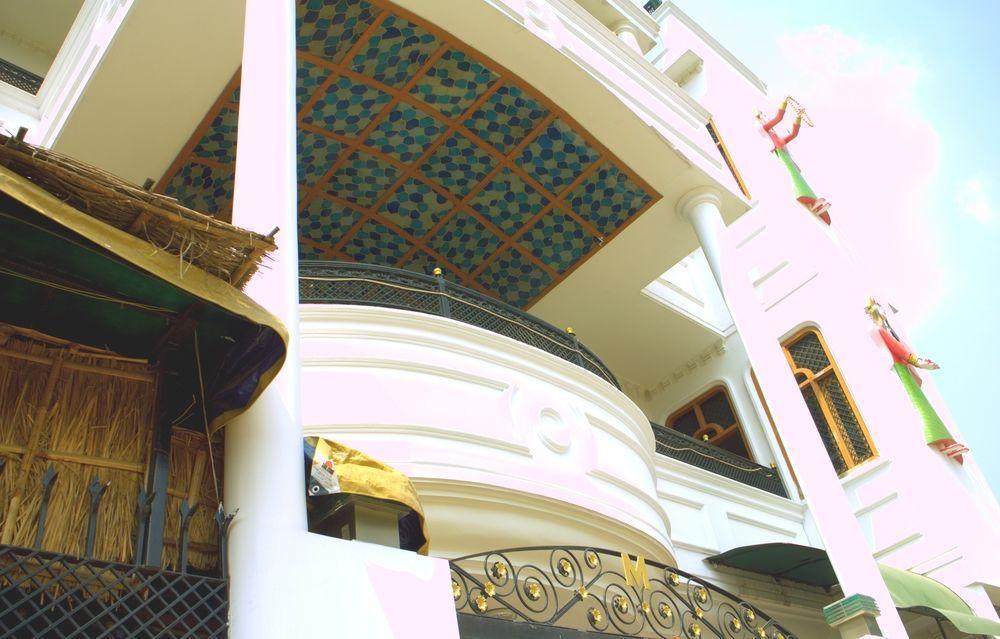 Treebo Trend Gupta Inn Varanasi Bagian luar foto