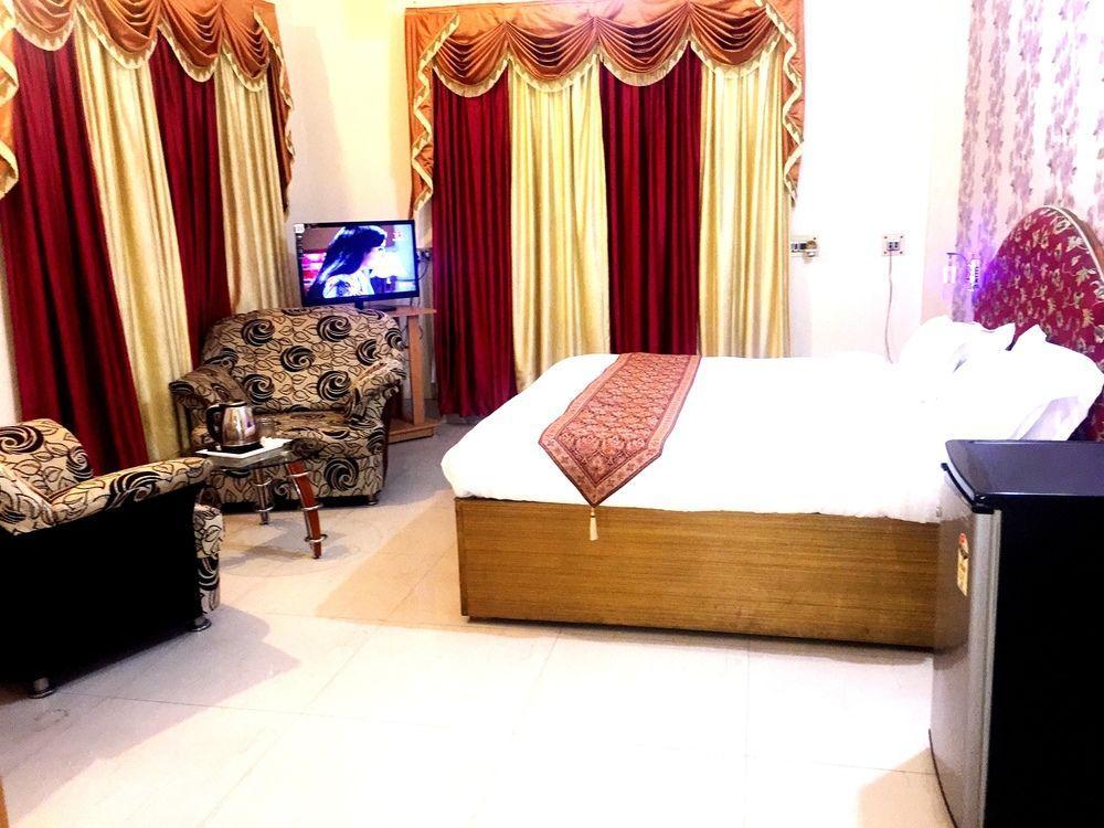Treebo Trend Gupta Inn Varanasi Bagian luar foto