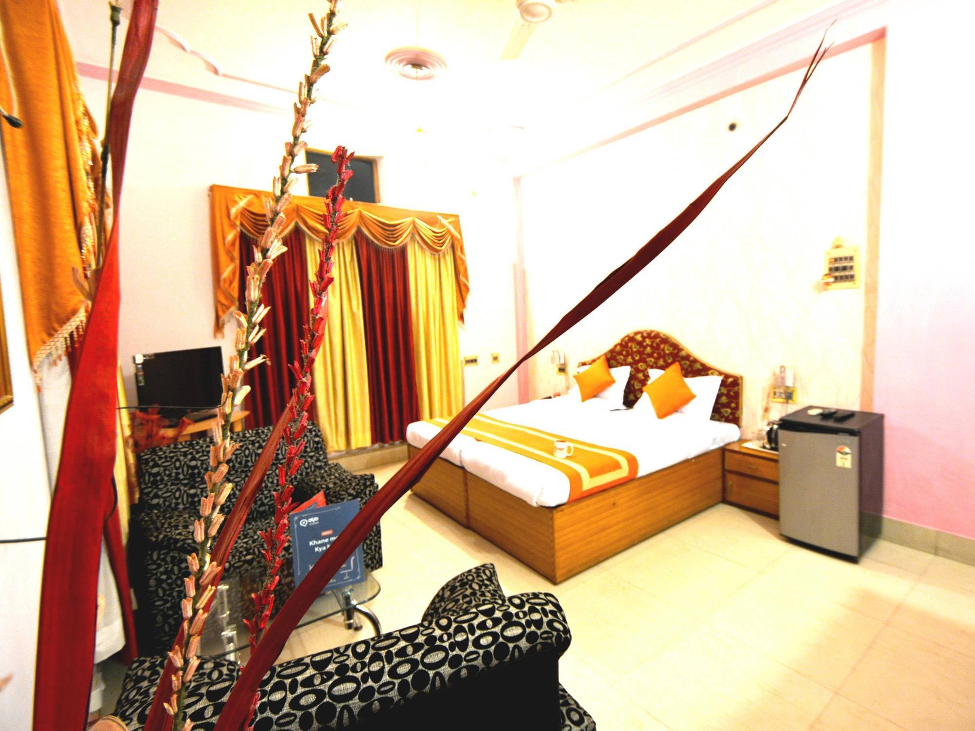 Treebo Trend Gupta Inn Varanasi Bagian luar foto