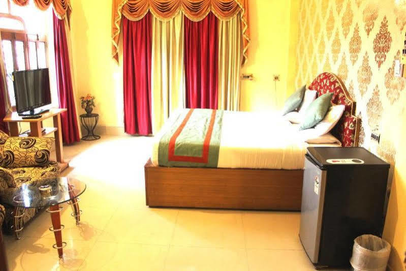 Treebo Trend Gupta Inn Varanasi Bagian luar foto